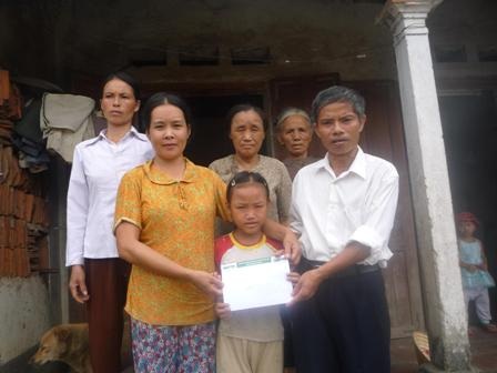 Quà ban đọc tiếp sức cho “Hai chị em mồ côi…” - 1